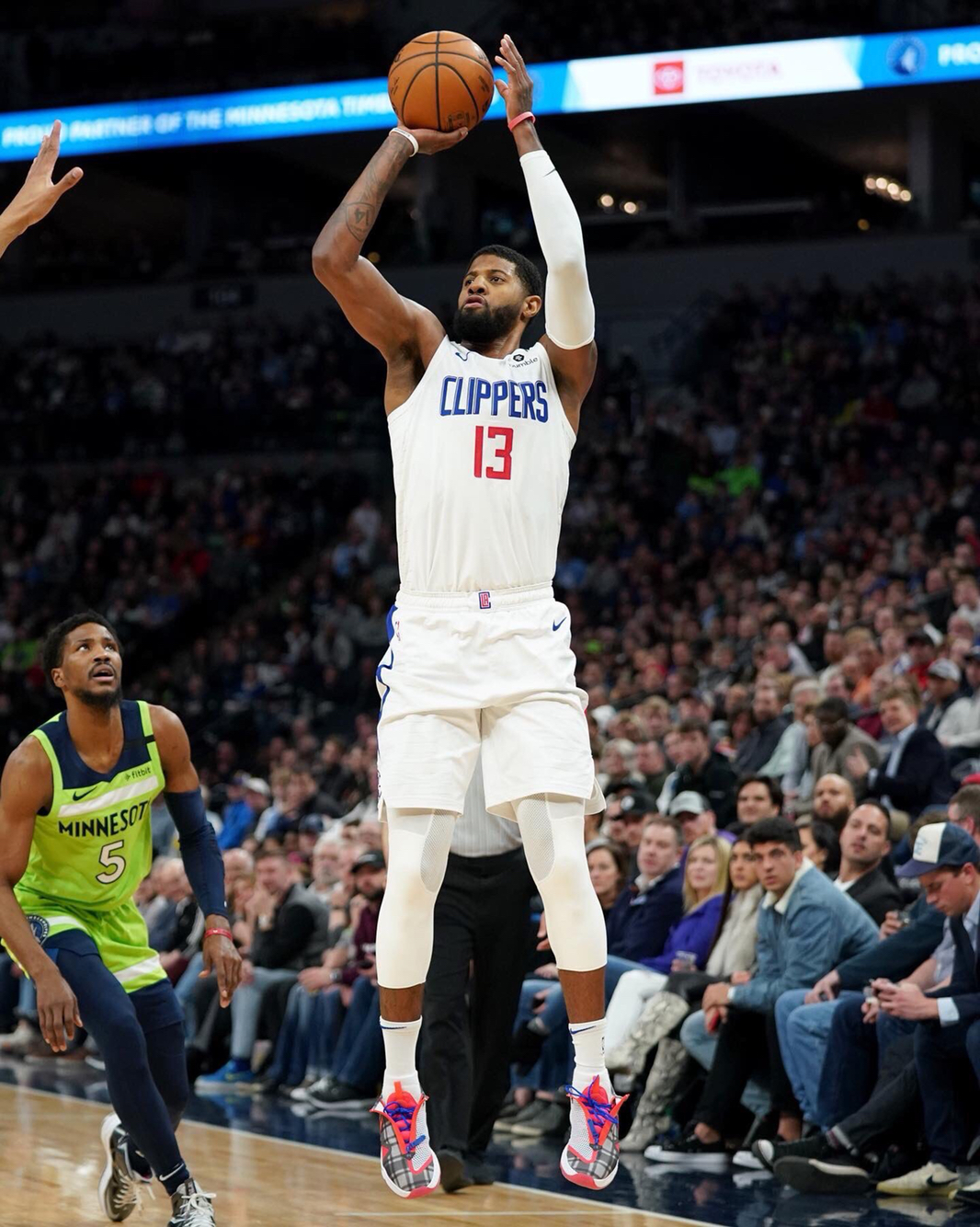 皇马3-2巴萨，贝林厄姆绝杀！西甲争冠悬念再起