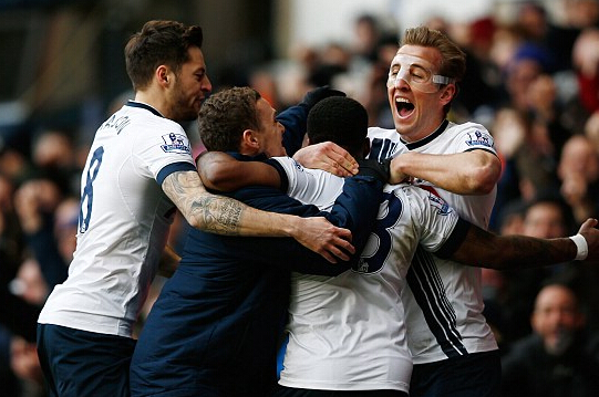 高一档！现场球迷实拍：塞鸟短时间调整+射门 成国足本场最大威胁