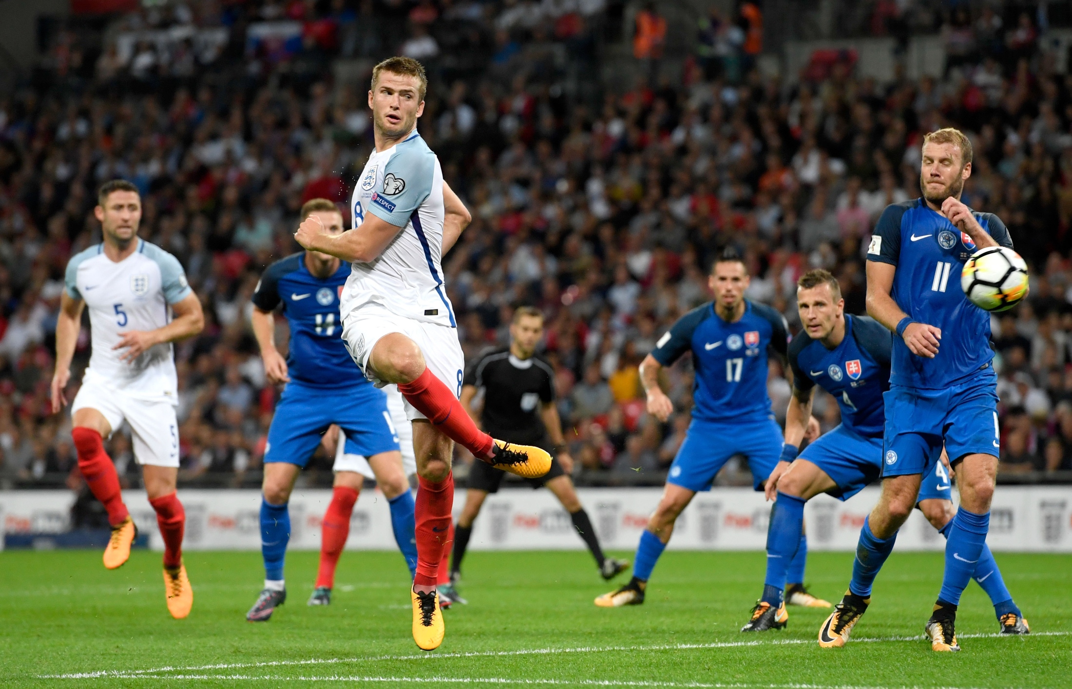 半场-泰山暂1-1梅州 卡扎破门马里铲射扳平