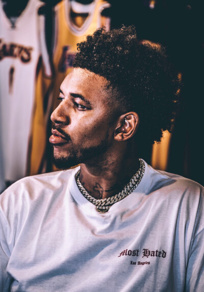 包括持球
