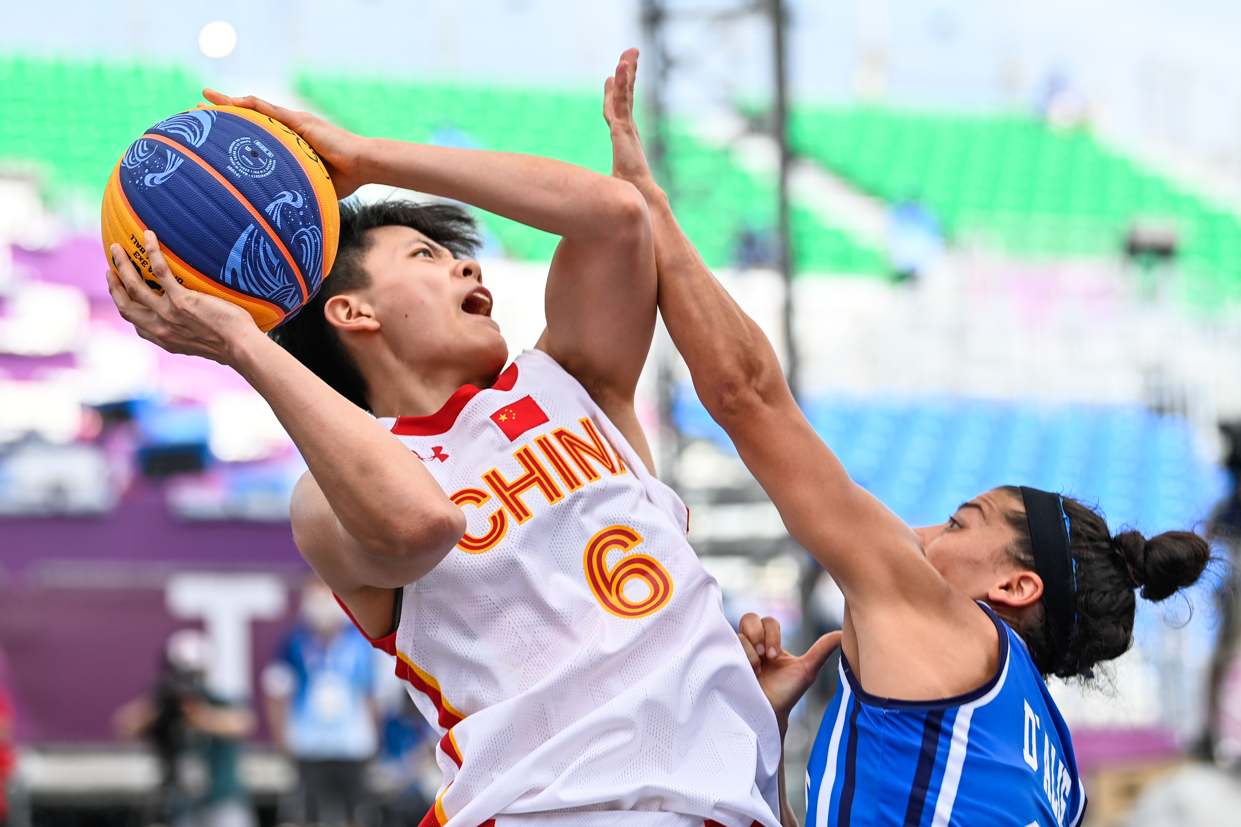 足球世界杯裁判否认偏袒传闻