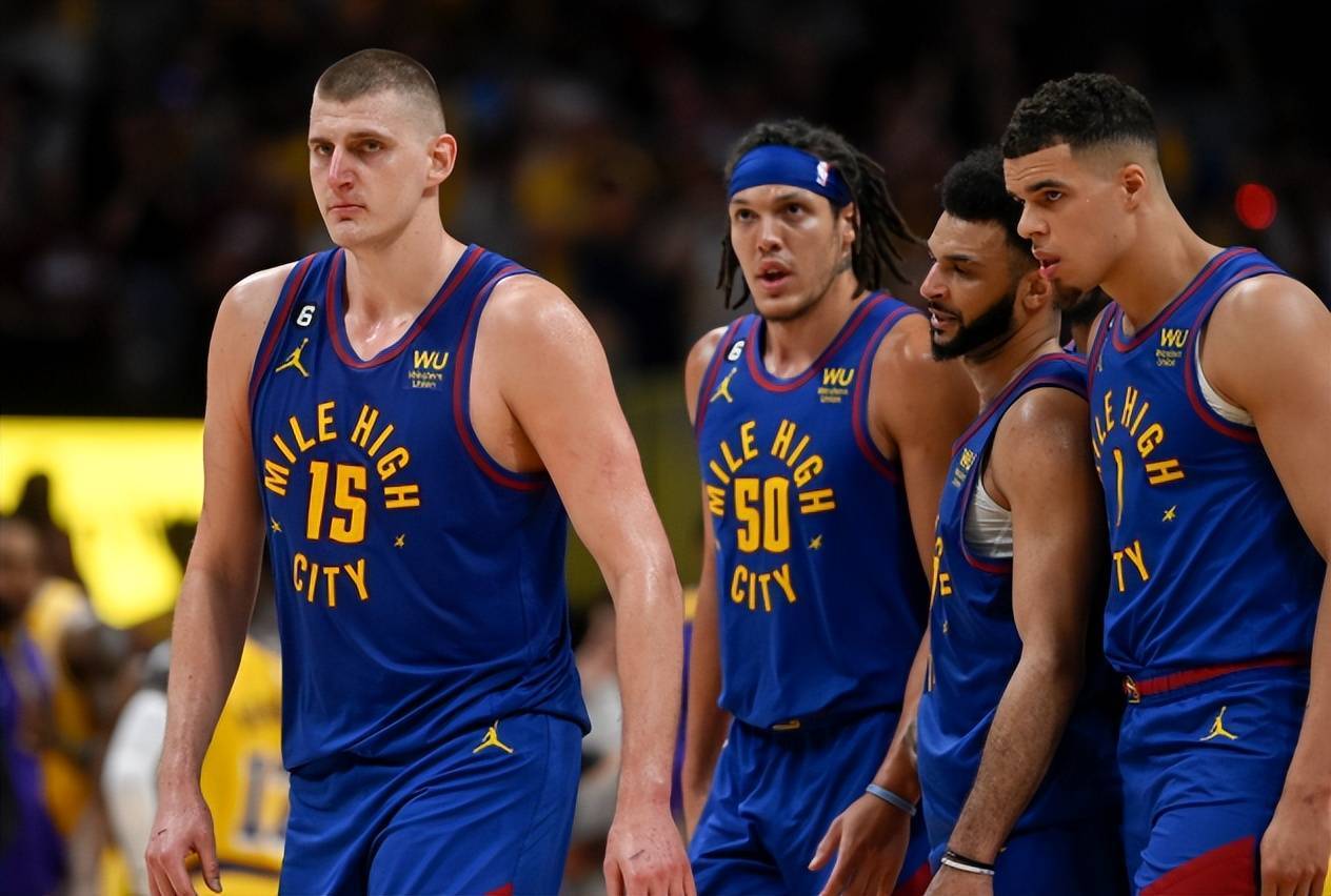 坦帕湾光芒在 2008 年完成从万年垫底到杀入世界大赛的华丽转身