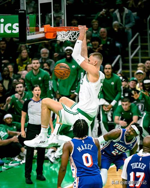 湖人125-101国王 球员评价：6人优秀，2人及格，克勒贝尔低迷